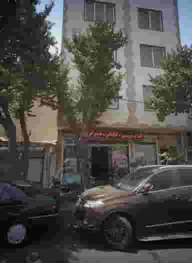 سوپر مارکت دهقانی زاده در شهید آوینی