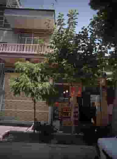 فروشگاه هنری در آبشار 