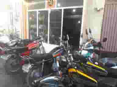 تعمیرگاه موتورسیکلت مرتضی در حصار امام خمینی همدان