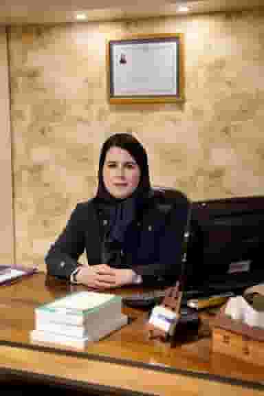 وکیل پایه یک دادگستری
