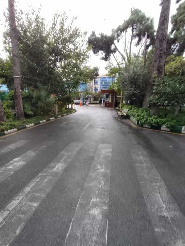 عکس مرکز واکسیناسیون دانشکده پرستاری و مامایی دانشگاه علوم پزشکی تهران در نصرت