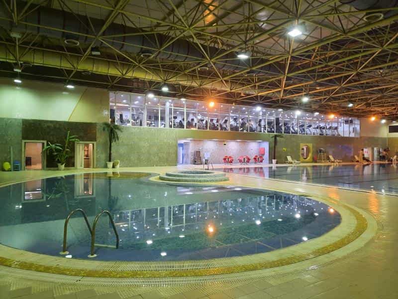 عکس استخر آب تهران در کشاورز