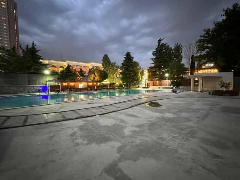 عکس استخر هتل اوین در سعادت آباد