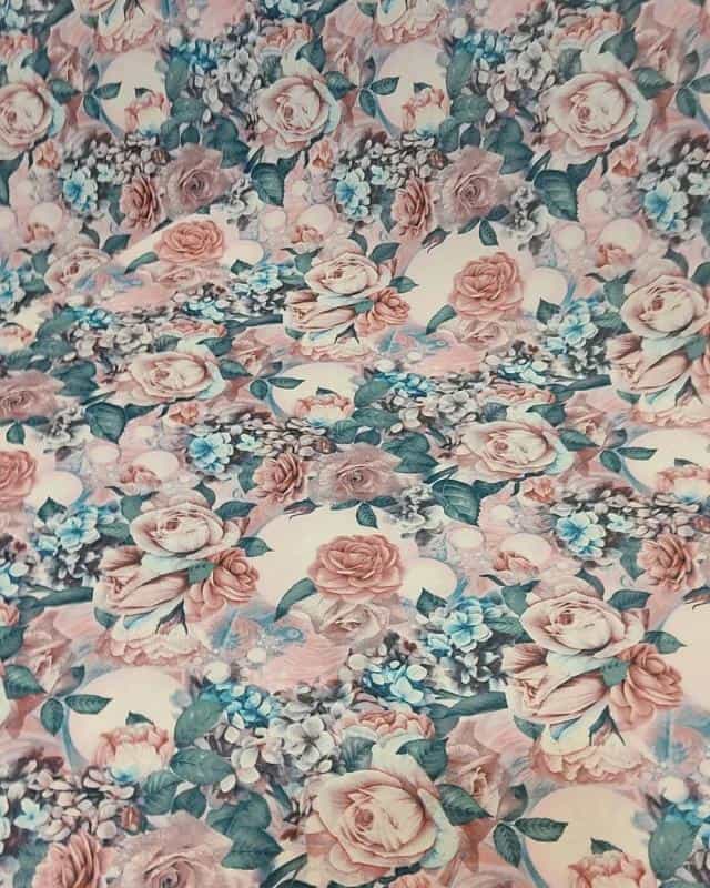 عکس پارچه سرای بزرگ خاتم در قیام