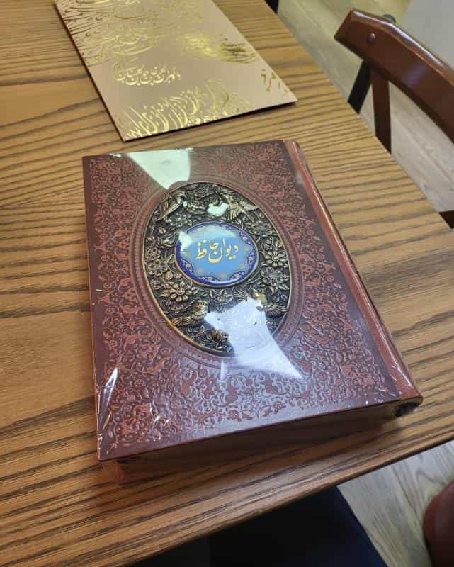 عکس کتاب‌فروشی همیشه در شهرک غرب