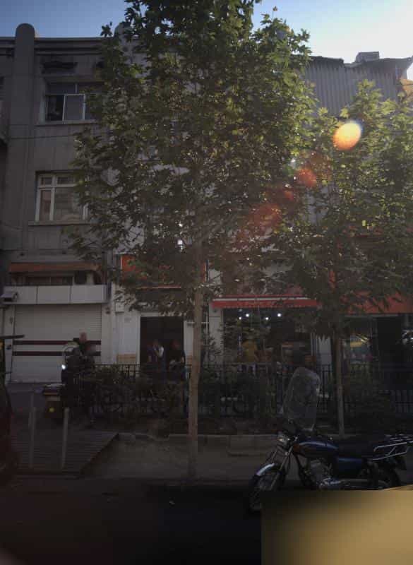 عکس فروشگاه کیک و کلوچه در انقلاب