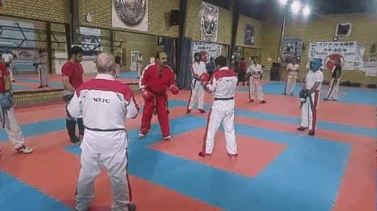 عکس آموزش کیک بوکسینگ-استاد حنیفه در میدان حر