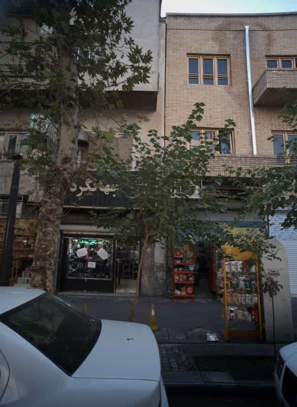 عکس فروشگاه کیف و کفش جهانگرد در انقلاب
