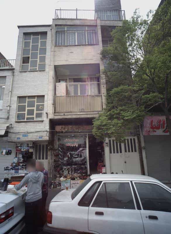 عکس کیف و کفش پابرهنه در شمیران نو