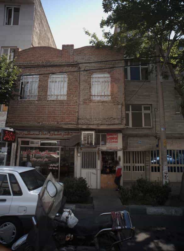 عکس کفاشی منصوری در ولیعصر شمالی