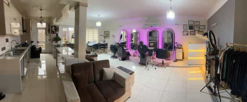 عکس سالن زیبایی گلها در لویزان