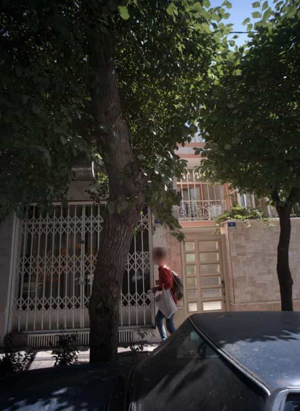 عکس پیرایش گلها در بهجت آباد