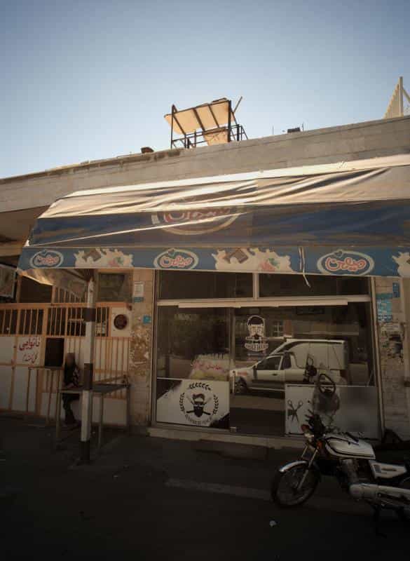 عکس آرایشگاه مردانه نسل جوان در کیانشهر شمالی