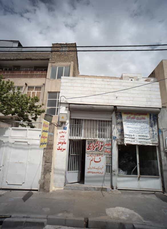 عکس تراشکاری و فرز کاری قائم در خاک سفید