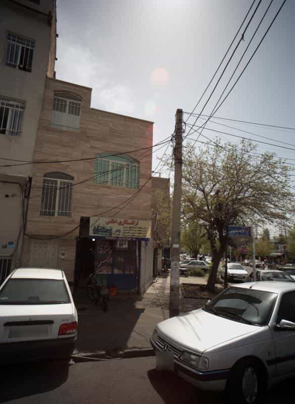 عکس تراشکاری اطلس در خاک سفید