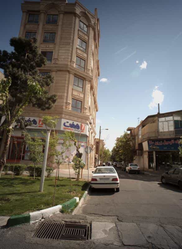 عکس نمایشگاه اتومبیل زرین 110 در نارمک جنوبی
