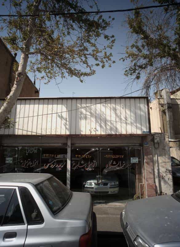 عکس نمایشگاه اتومبیل شاهرخ در مینابی