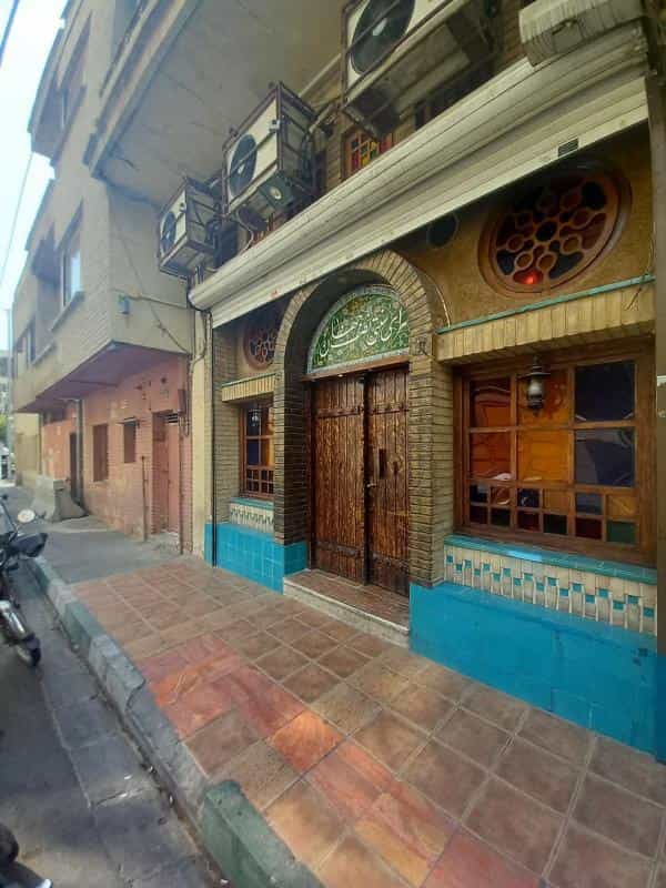 عکس رستوران و سفره خانه سنتی نصف جهان در ایرانشهر