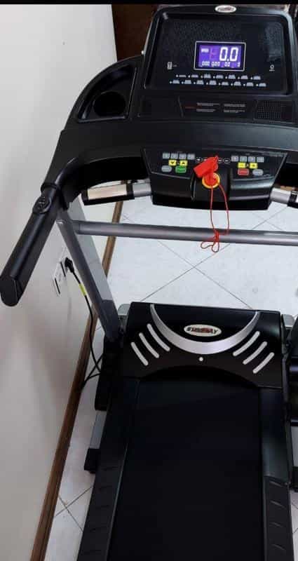 عکس تعمیر تردمیل متا اسپرت power first tunturi turbo در شهرک آزمایش