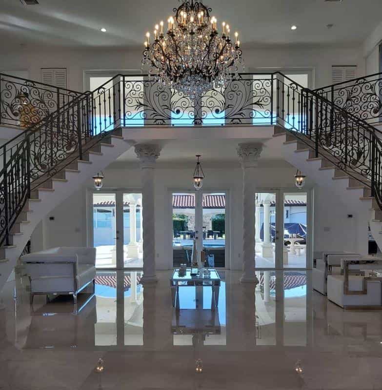 عکس کفسابی استادکاران | پیچ و رولپلاک نما | نماشویی در شهرک غرب