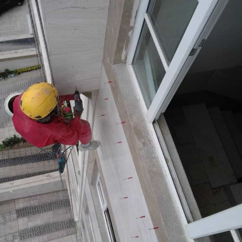 عکس کفسابی استادکاران | پیچ و رولپلاک نما | نماشویی در شهرک غرب