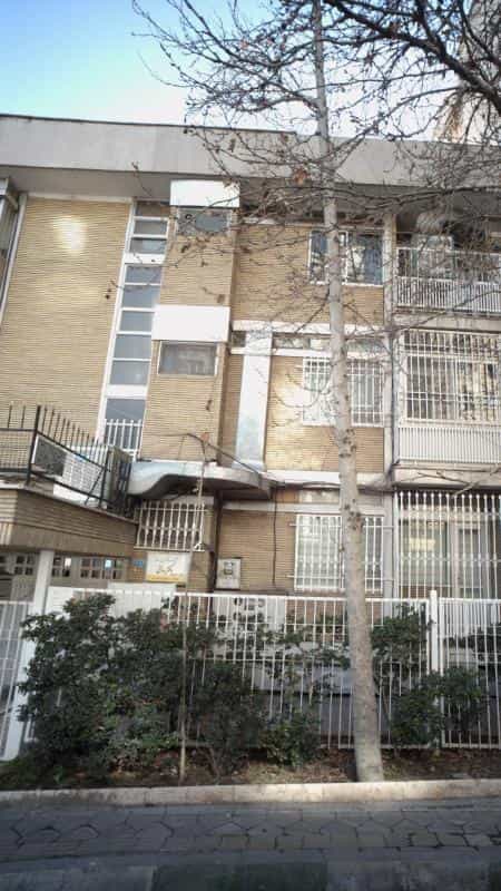 عکس کلینیک پوست دکتر دولتی در ظفر