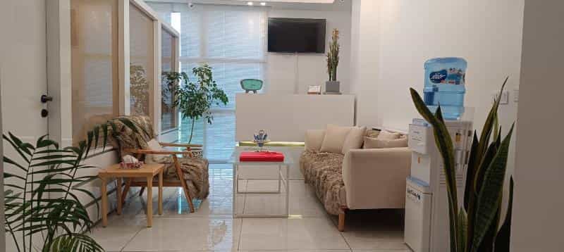 عکس کلینیک زیبایی مونیوتی در دریا