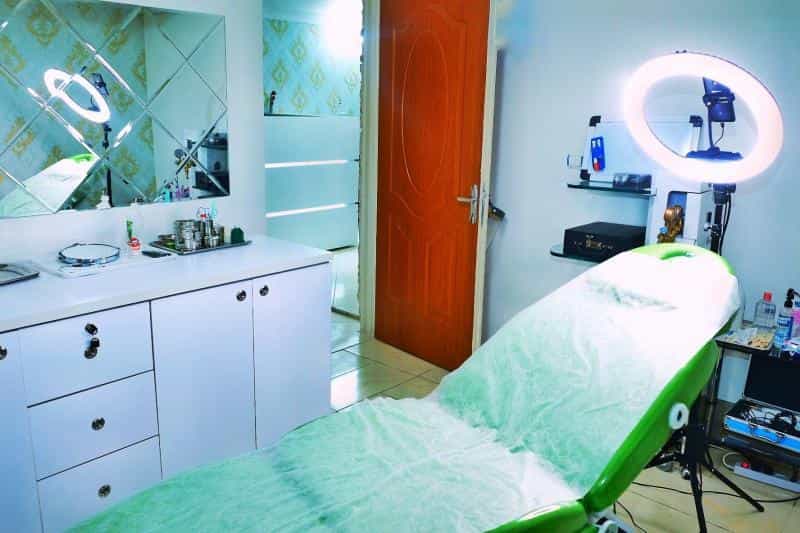 عکس کلینیک زیبایی دکتر فرهاد افشین در قائم