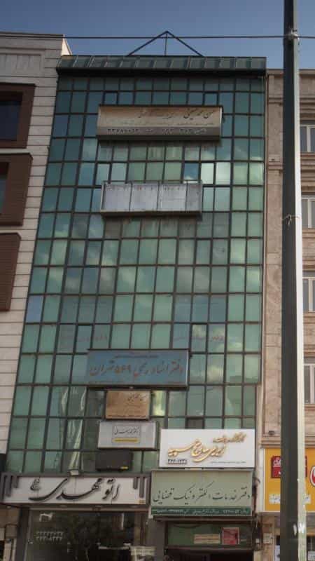 عکس حسن محمدحسینی در چهارصد دستگاه