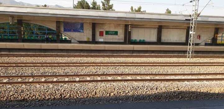 عکس ایستگاه مترو ایران خودرو در دریاچه شهدای خلیج فارس