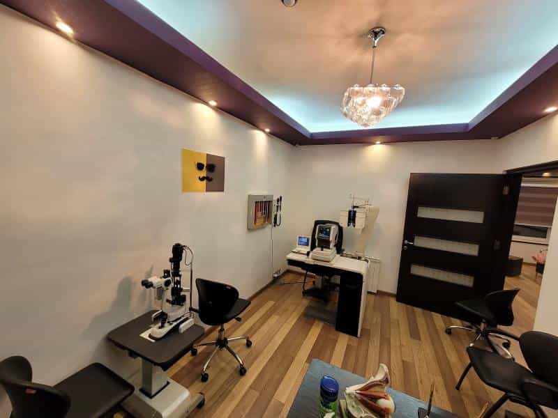 عکس عینک ملک در بهار