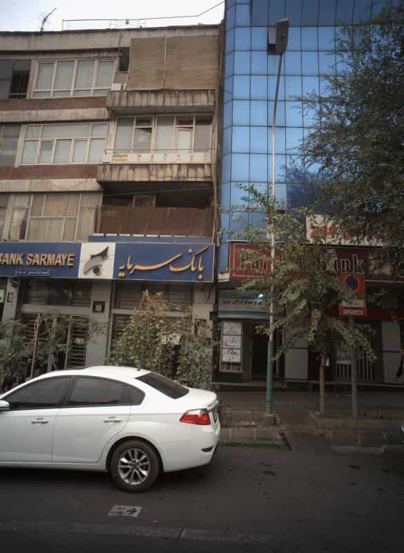 عکس آزمایشگاه اکسین در شریعتی