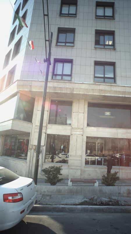 عکس فروشگاه لباس در زرگنده
