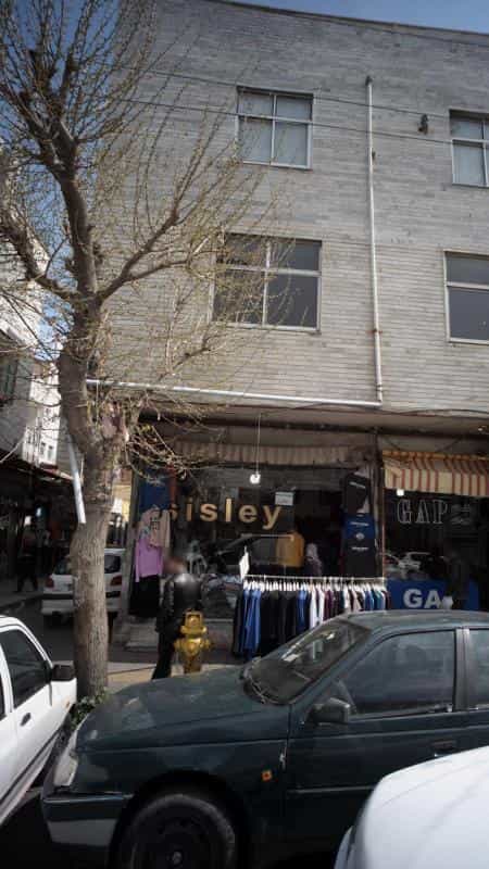 عکس فروشگاه لباس منگو در عبدل آباد