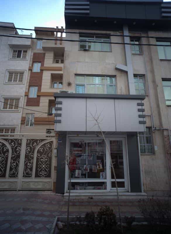 عکس فروشگاه پوشاک در شورا