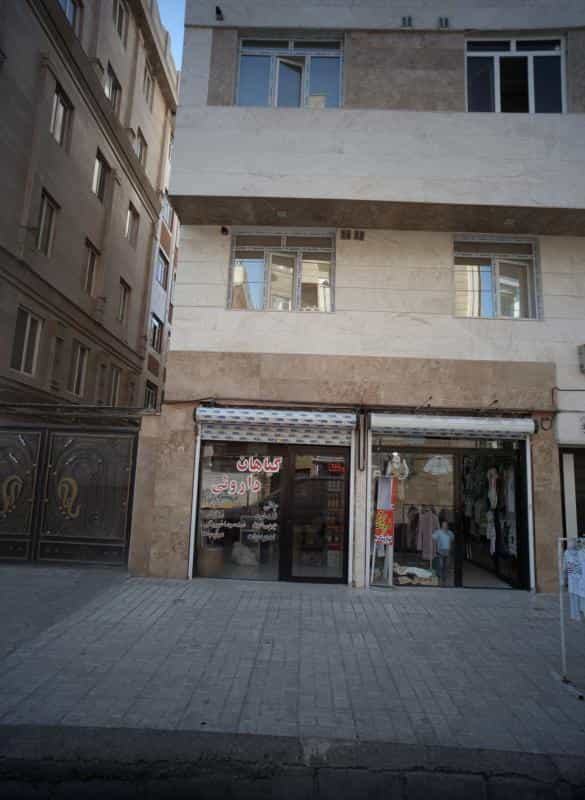 عکس فروشگاه پوشاک بچه گانه در کیانشهر جنوبی