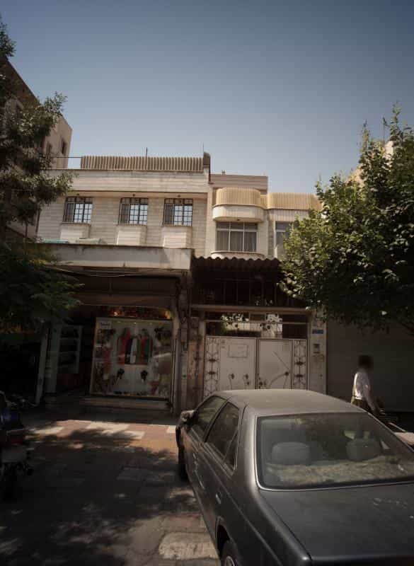 عکس فروشگاه شال و روسری و بدلیجات در اقدسیه