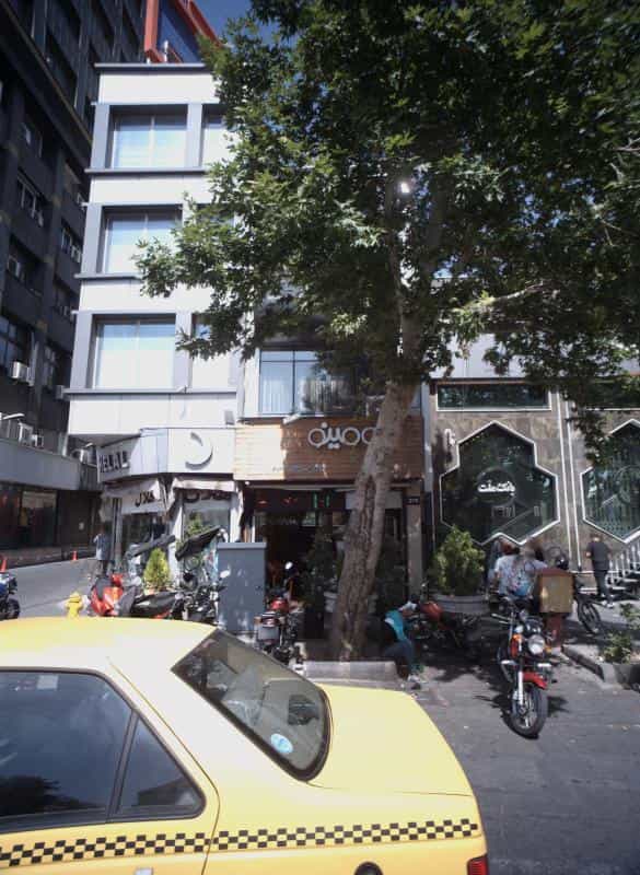 عکس فروشگاه پوشاک هلال در فردوسی