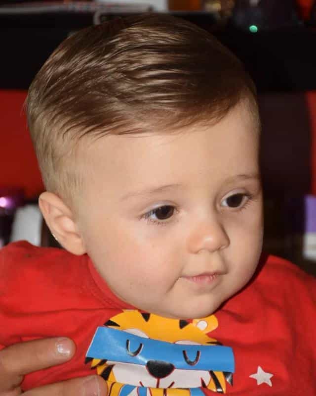 عکس پیرایش کودک فرهاد در محله سجادیه اصفهان 