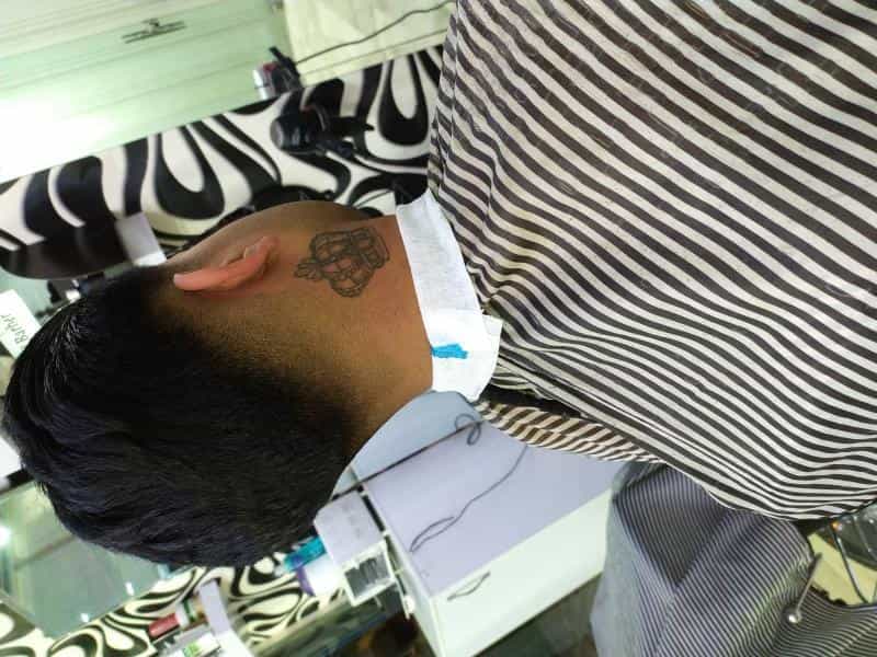 عکس پیرایش مردانه رآیْ مُند در محله قلعه طبره اصفهان 