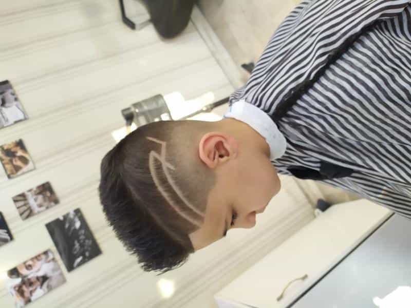 عکس پیرایش مردانه رآیْ مُند در محله قلعه طبره اصفهان 