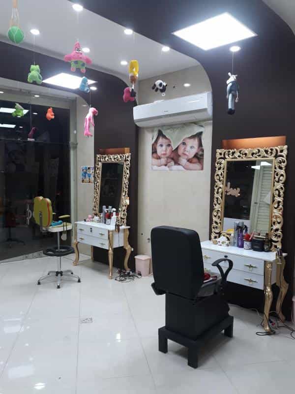 عکس پیرایش کودک امیرعلی در محله همت آباد اصفهان 