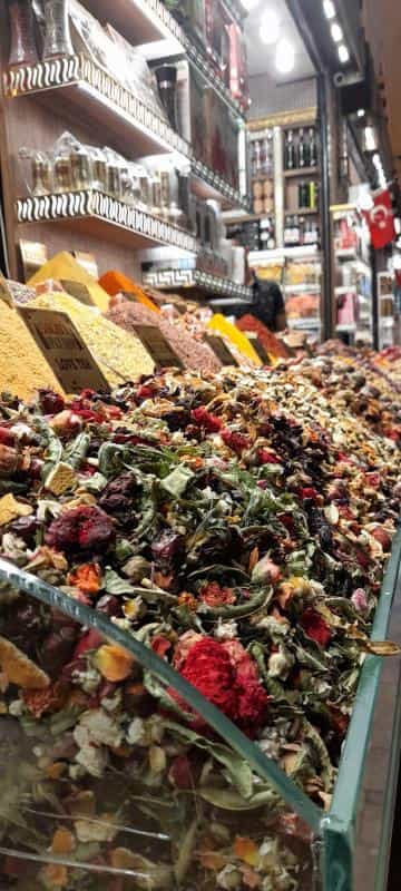 عکس آجیل و خشکبار تک در محله تیران اصفهان 