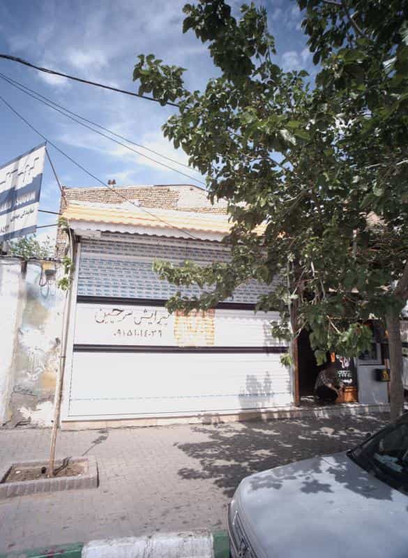 عکس پیرایش سرچین در محله شهید معقول مشهد 
