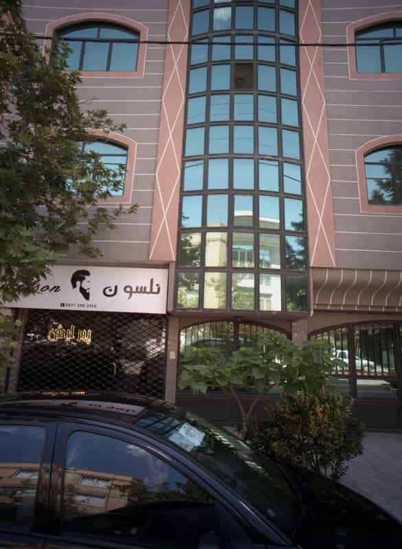 عکس آرایشگاه مردانه نلسون در محله اقبال مشهد 