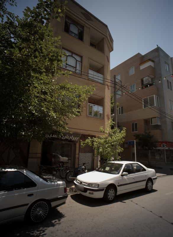 عکس پیرایش حسین در محله حضرت ابوطالب مشهد 