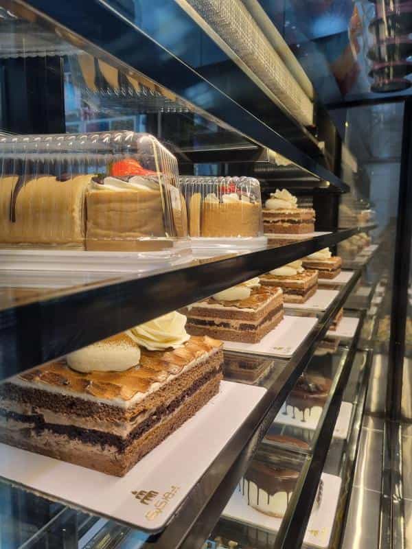 عکس شیرینی شهر کیک در محله بهار آزادی اصفهان 
