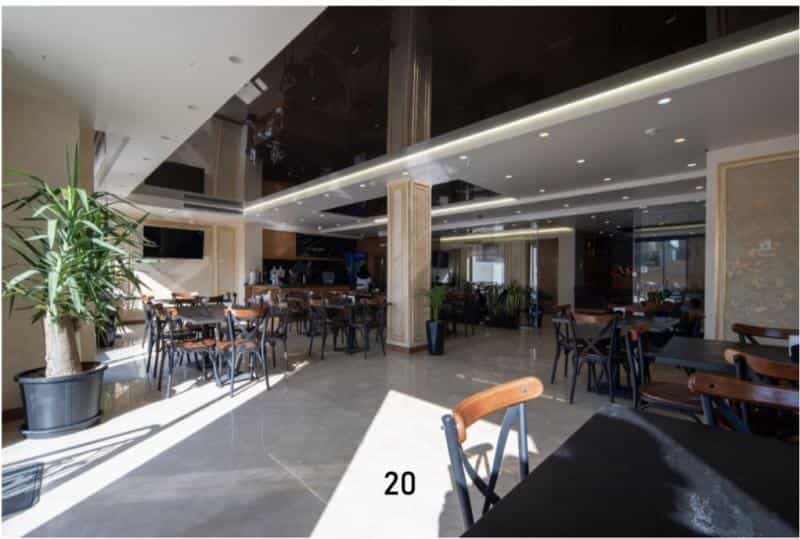 عکس هتل آوات در محله نقش جهان اصفهان 