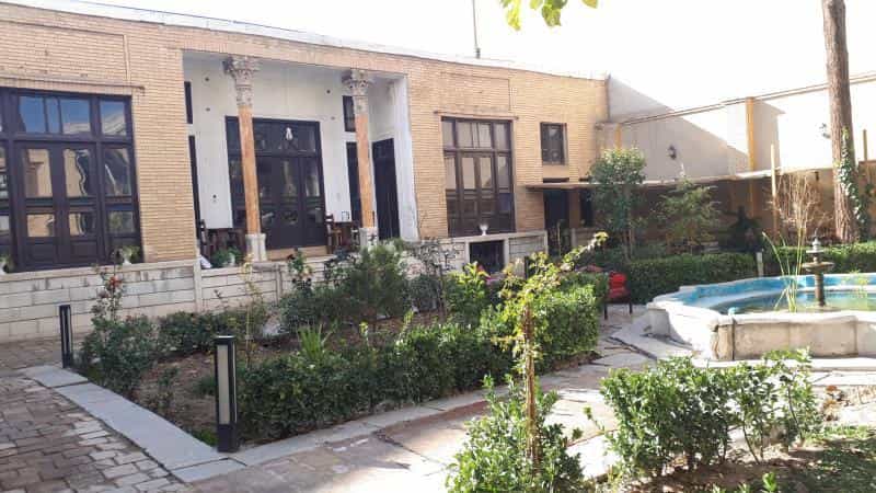 عکس اقامتگاه پاسارگاد در محله هشت بهشت اصفهان 