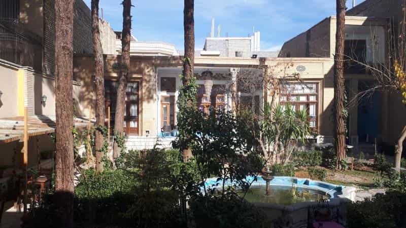 عکس اقامتگاه پاسارگاد در محله هشت بهشت اصفهان 